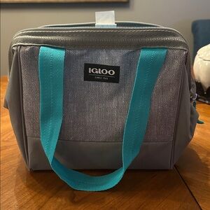Igloo Lunch Sack Cooler Bag Collapsible opens super wide